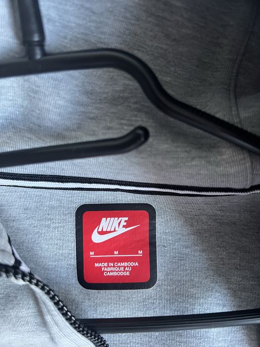 nike tech fleece grey