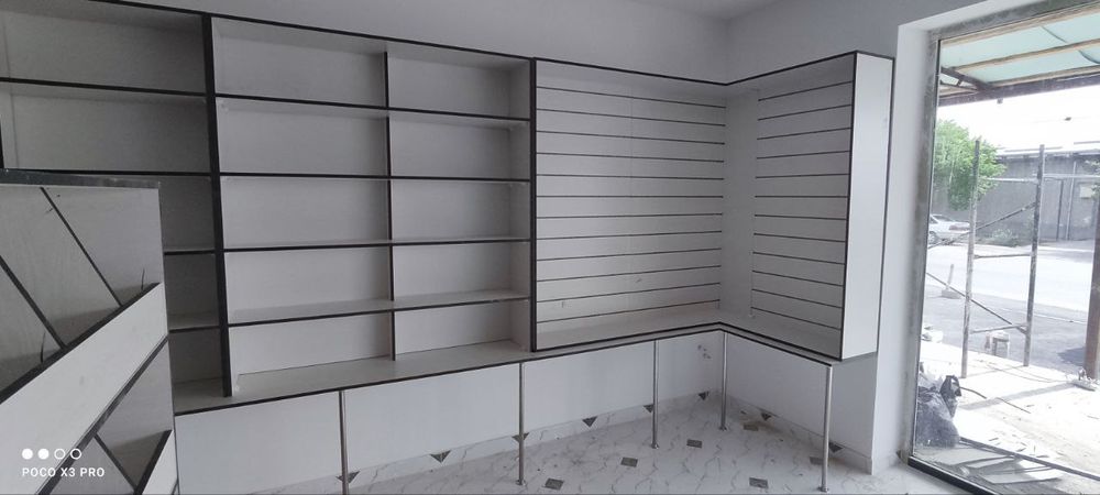 Polka vitrina stekaj mebel