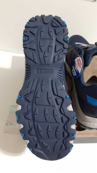 Skechers outdoor marimea 42 noi in cutie