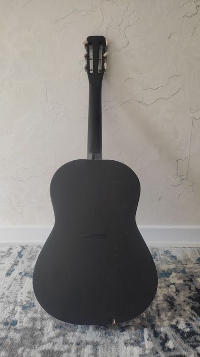 Akustik Gitara klastichiski