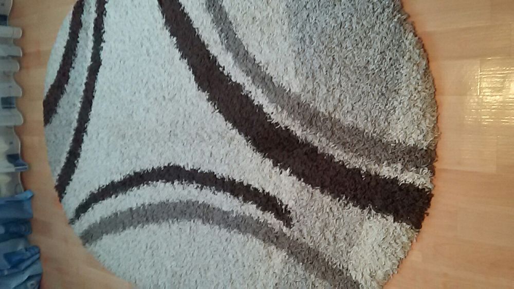 Продам ковер овальный, травка