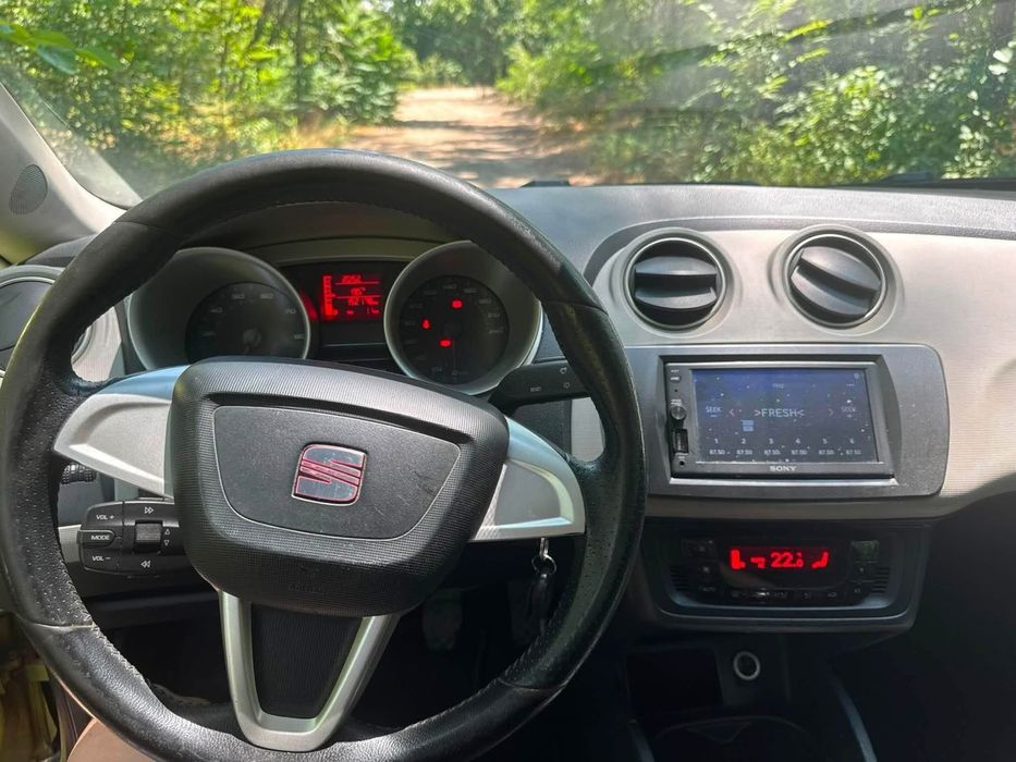 Seat ibiza 1.4 бензин