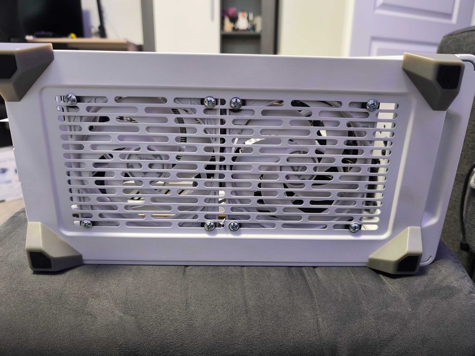 Carcasa mITX Cooler Master MASTERBOX NR200