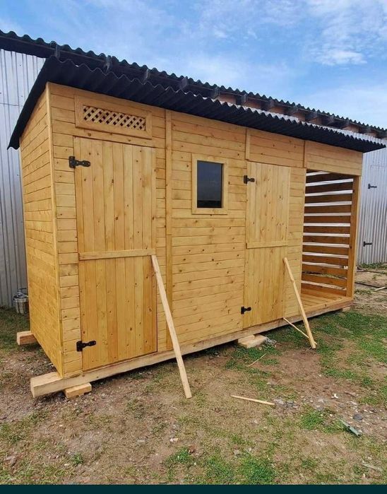 Уличные туалет дом и дача