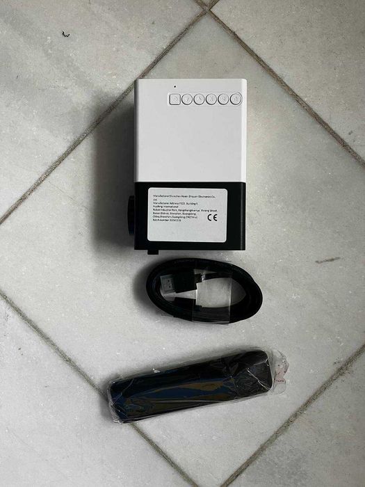 Малък домашен проектор