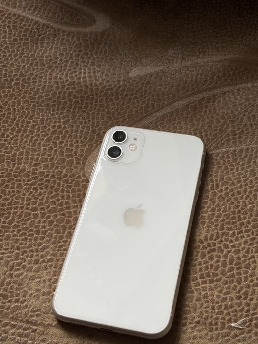 ПРОДАМ iPhone 11