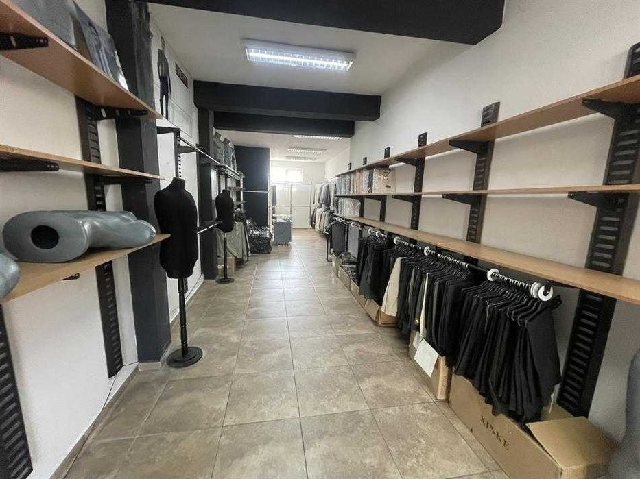 Дава се под наем Магазин в Габрово, Център - 50 кв.м за 280.5 € - Снимка #2