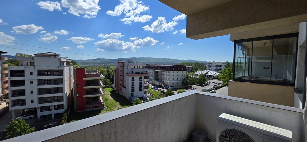 Apartament cu 4 camere pe Dem Radulescu, la lac