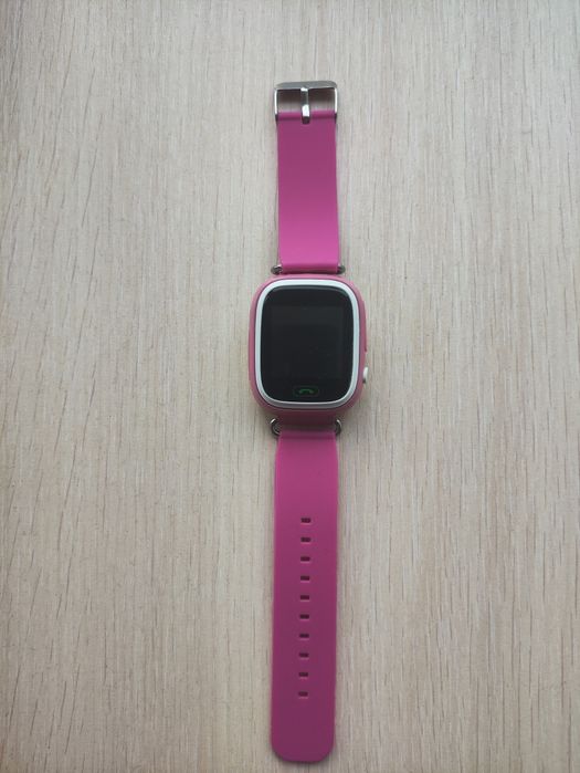 Продаются детские часы Q90