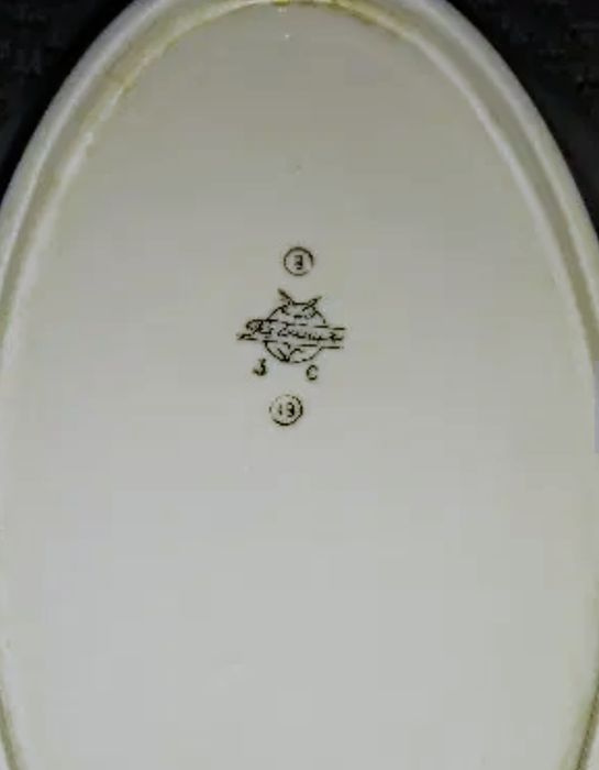 Продам фарфоровое блюдо времён СССР