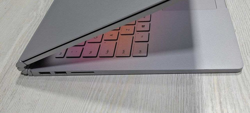 SurfaceBook 3 14” 3K IPS Sensor i7 1065G7 16GB/256SSD/GTX 1650 4GB