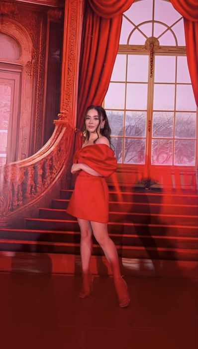 Шикарное красное мини платье с бантом