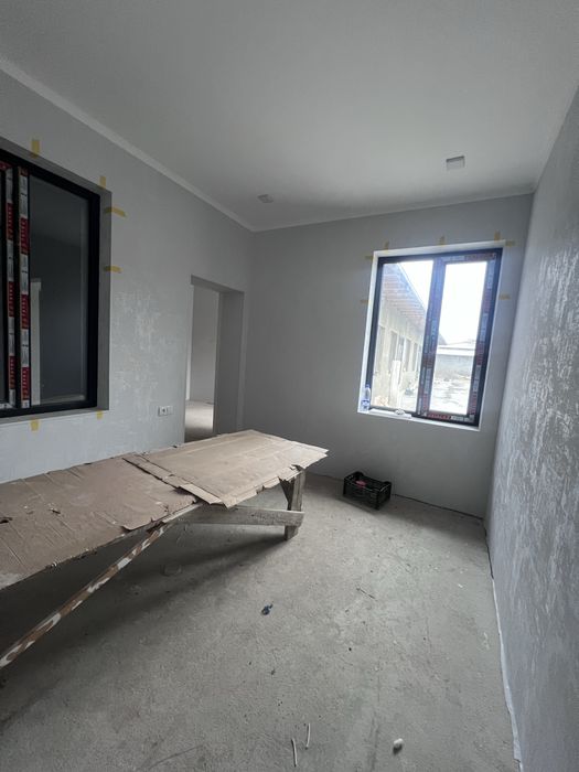 Nazarbek 4 xona+padval kadastor bor