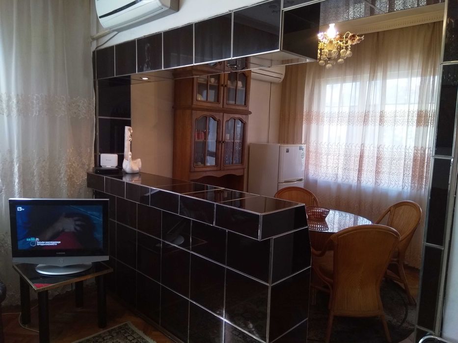 Дава се под наем Тристаен апартамент в Велико Търново, Център - 110 кв.м за 300 € - Снимка #3