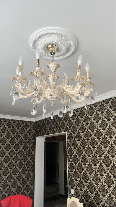 Продам Люстру срочно