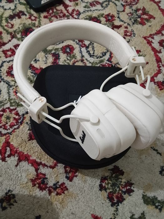 Продам оригинальные наушники Marshall