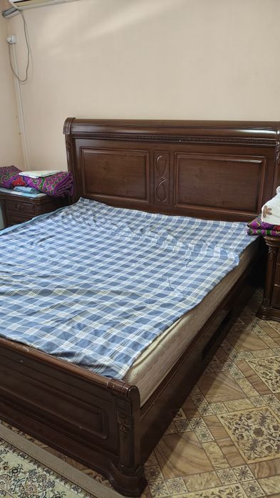 Жатын кровать сатылаты.