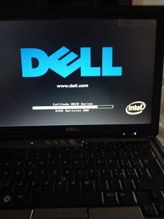 Лаптоп Дел DELL работещ