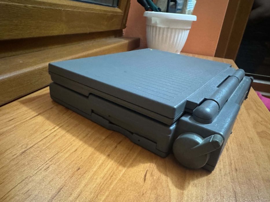 Apple Macintosh PowerBook 140