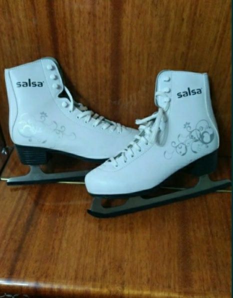 Фигурные коньки ,новые, рзм 37, 10000тг, куплены в спортмастере