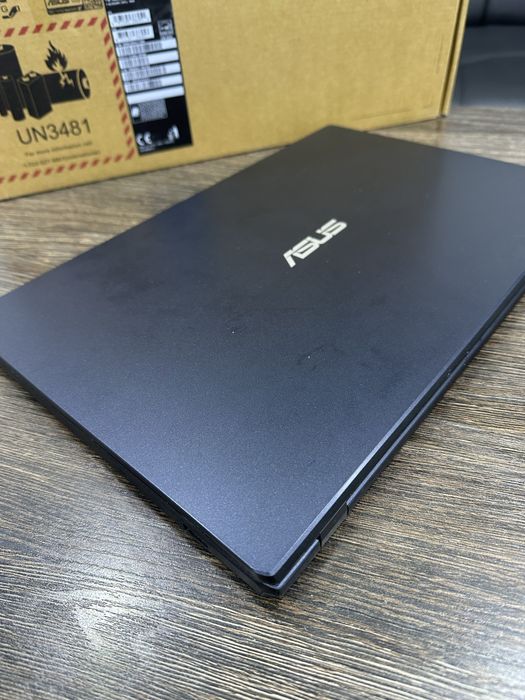 Офисный ноутбук ASUS E510M