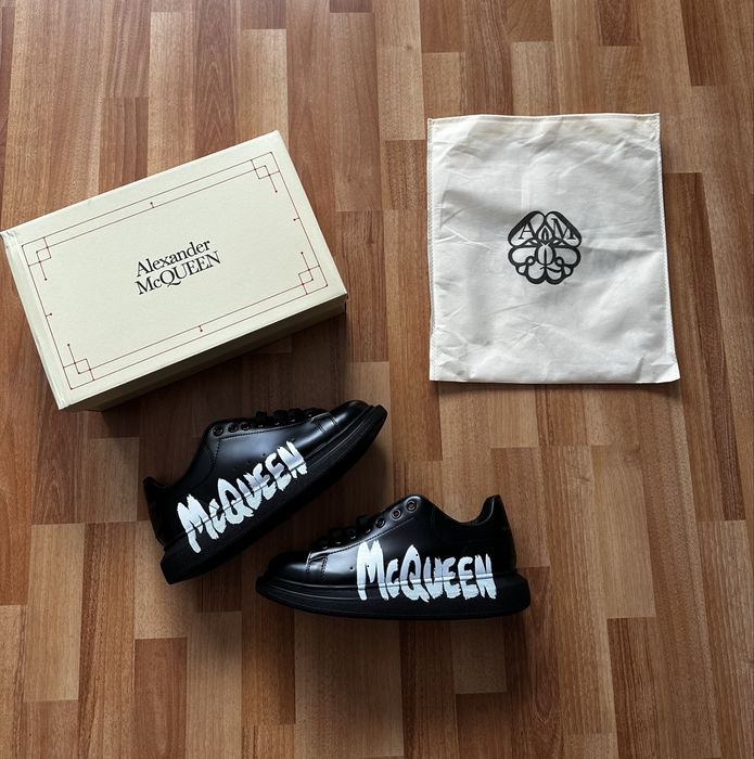 *Stoc Limitat* Alexander Mcqueen