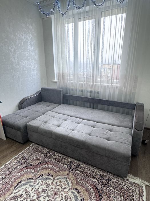 Уголовой диван в отличном состоянии