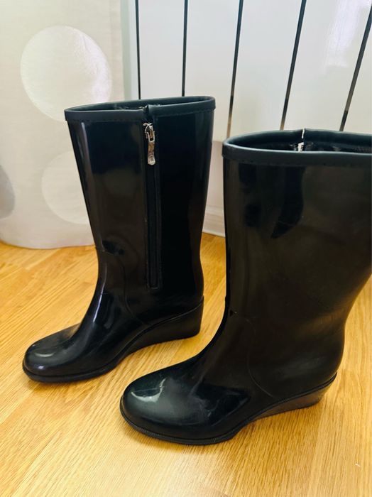 Продам резиновые сапоги