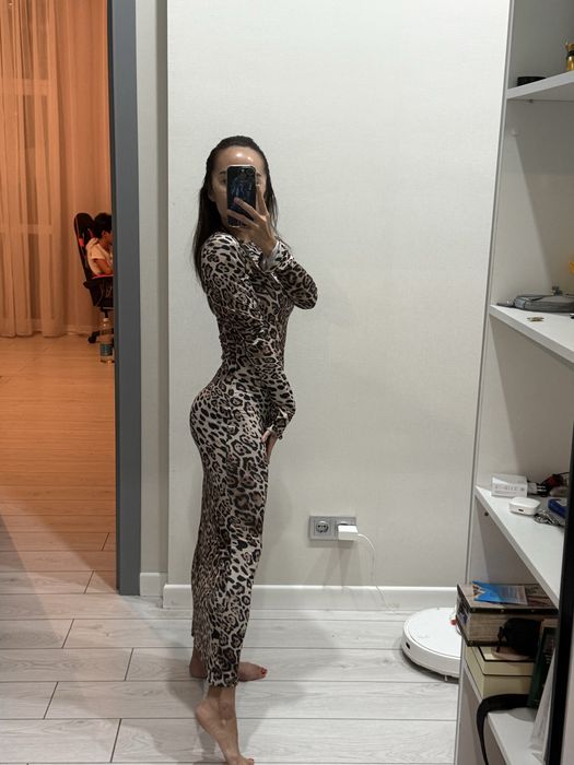 Красивое вечернее платье принт леопард 42-44