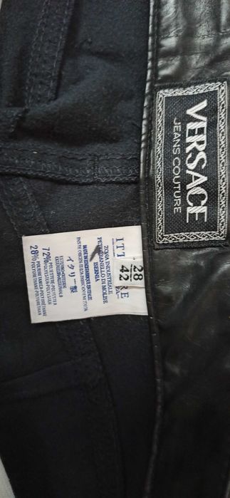 Pantaloni scurti Versace Jeans Couture marimea 28/42