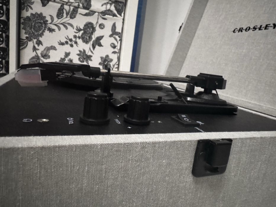 Pick-up Crosley - Voyager, gri + Vinyl Painkiller -  Judas Priest