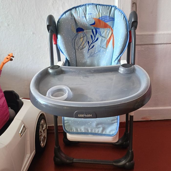 Продам столик для кормления