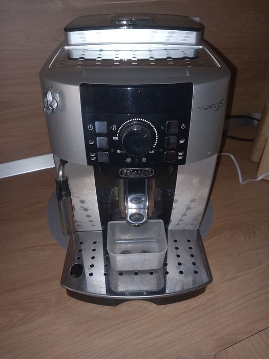 Vand expresor de longhi