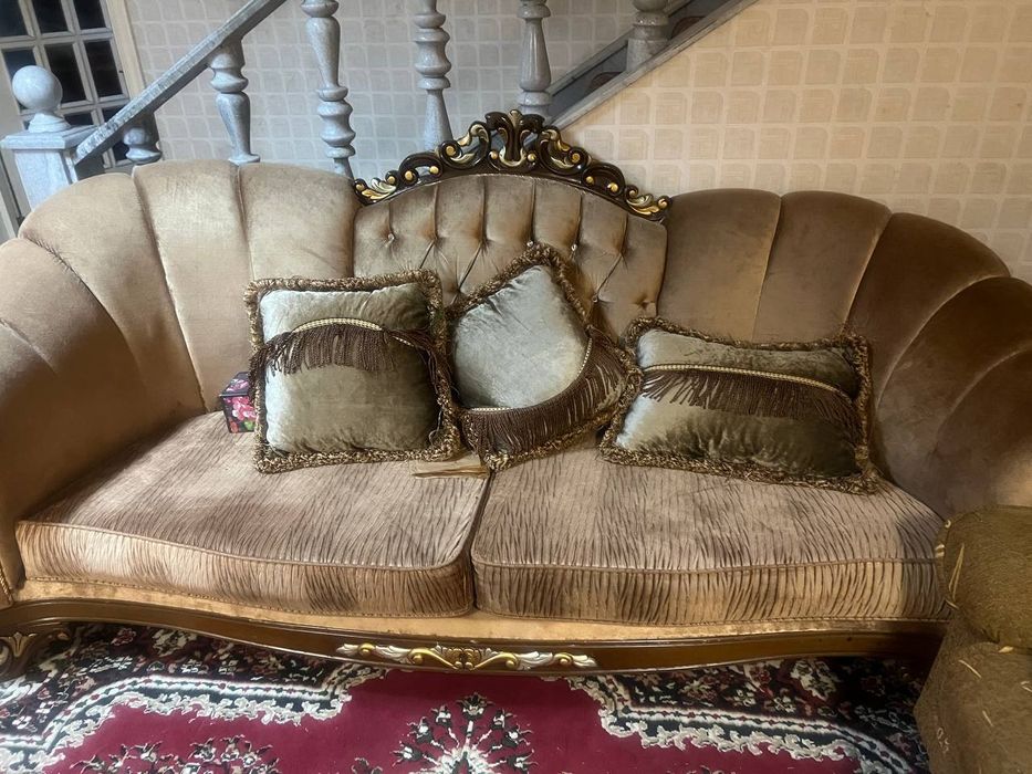 Продается б/у мягкий мебель