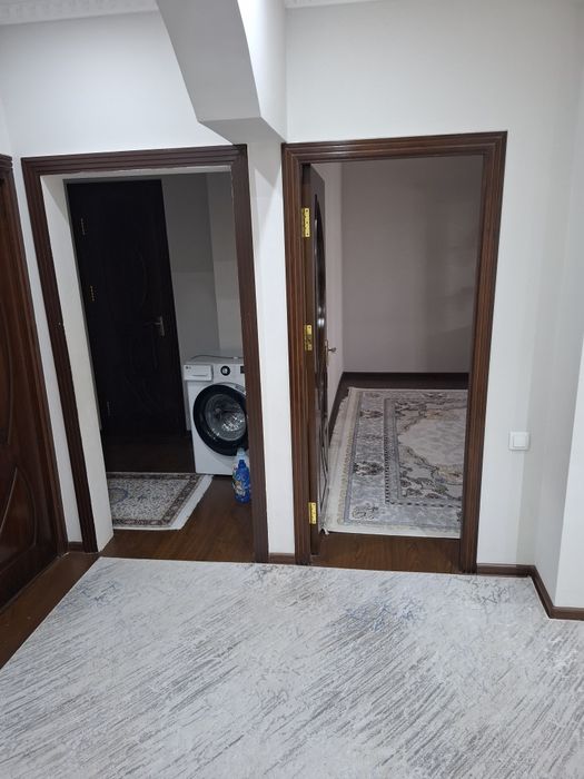 Uy sotiladi 3 xonali Srochno