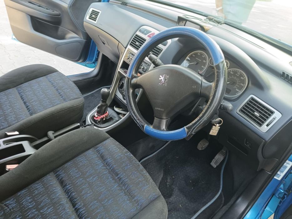 Peugeot 307 десен волан