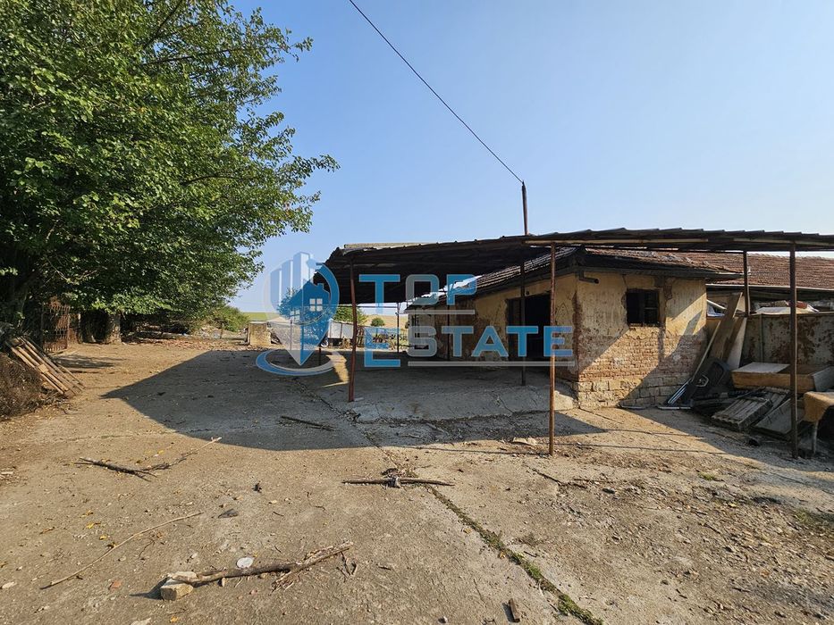 Промишлено помещение с голям парцел в град Полски Тръмбеш