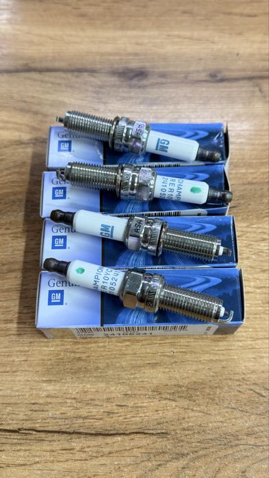 Свечи GM на Шевролет Монза