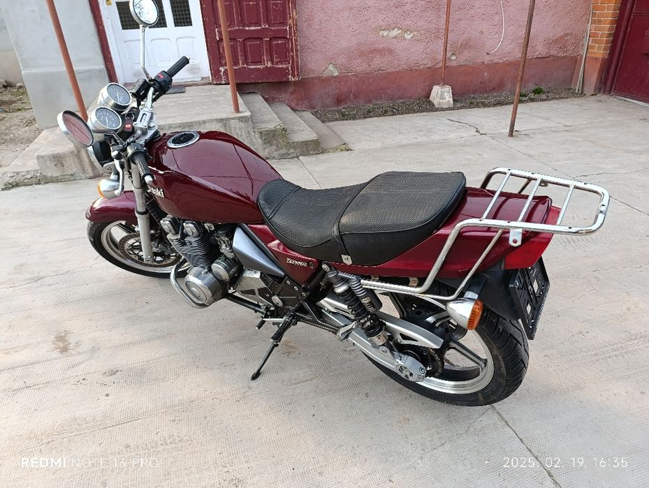 Kawasaki Zephyr 550