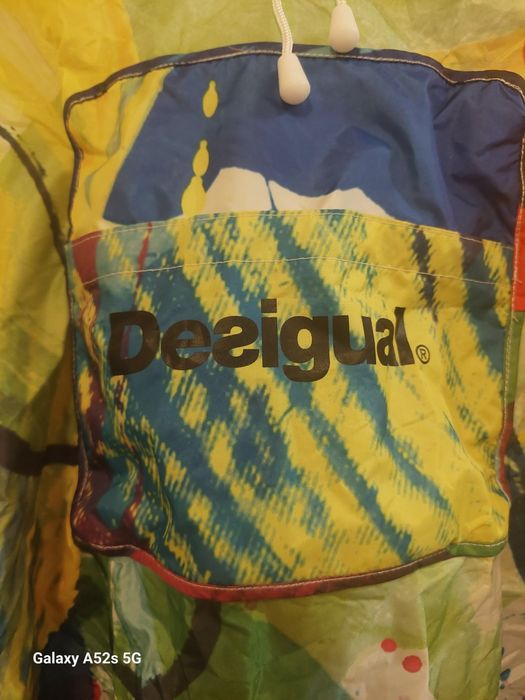 Desigual дъждобран тип пелерина.