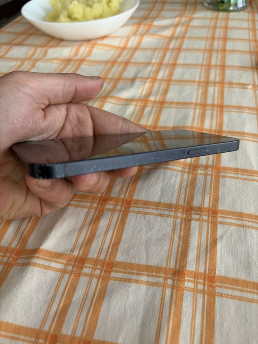 Iphone 12  stare 8/10