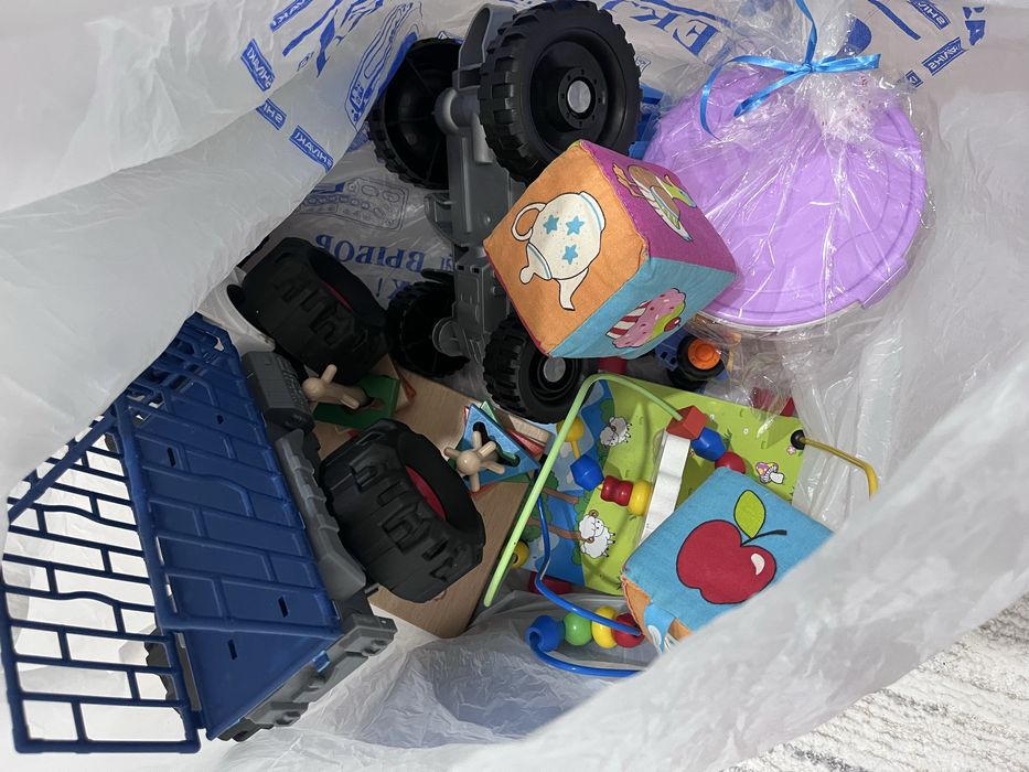 Отдам игрушки.