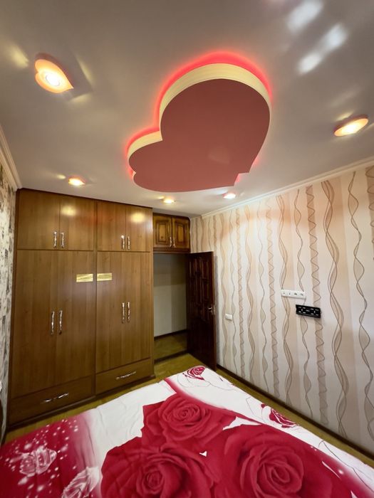 Аренда двухкомнатная квартира в центре города совсем удобствами Чорсу