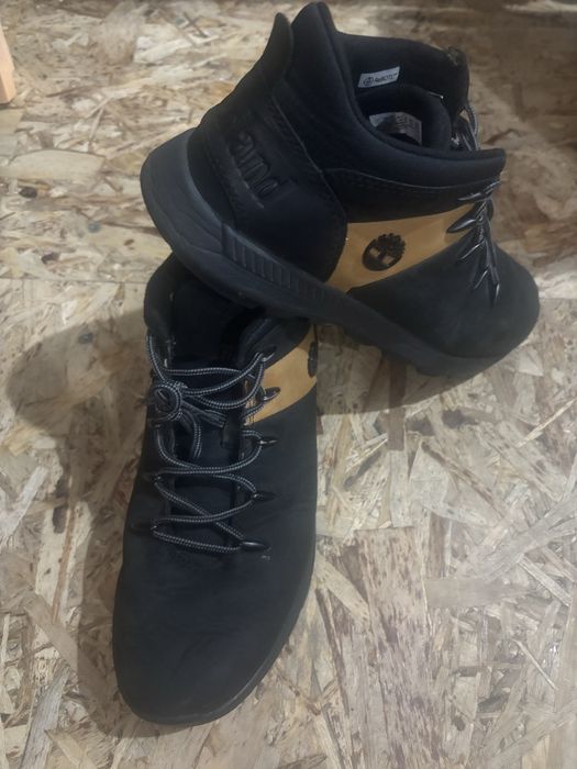 Продам демисезонные замшевые ботинки Timberland оригинал