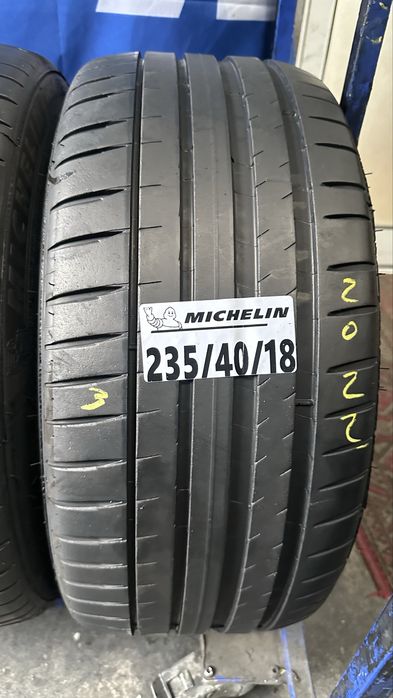 235/40/18 michelin