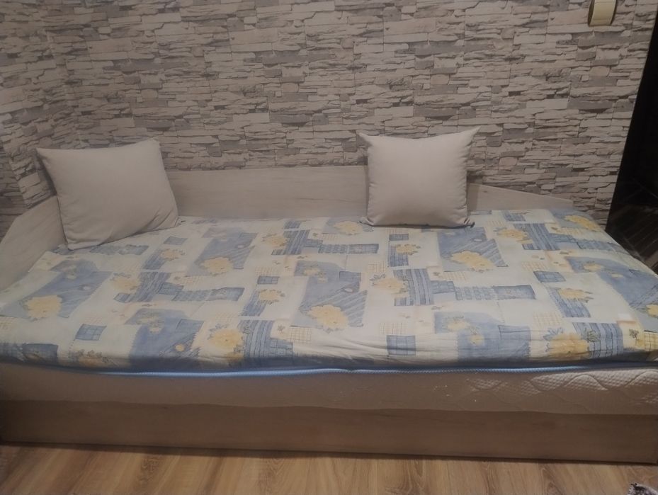 Единично легло с матрак