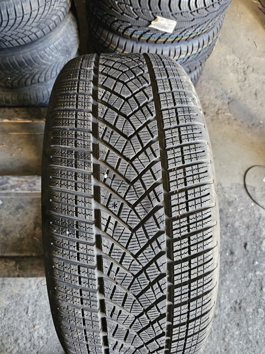 1 anvelopa iarna 255 50 21 Goodyear 7.7mm 2021