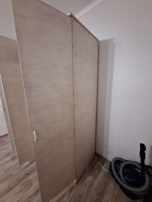 Продам два плательных шкафа