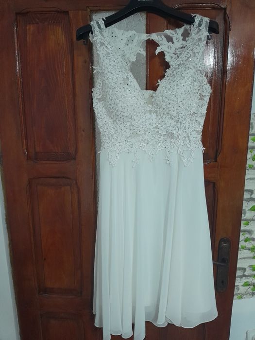 Rochiță alba de logodna