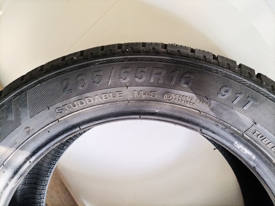 Шины 2шт.зимние 205/55 R16